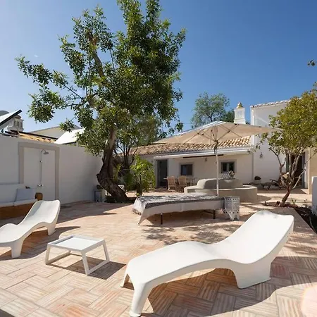 Stilvolles Architekten-cottage Mit Pool Nyaraló